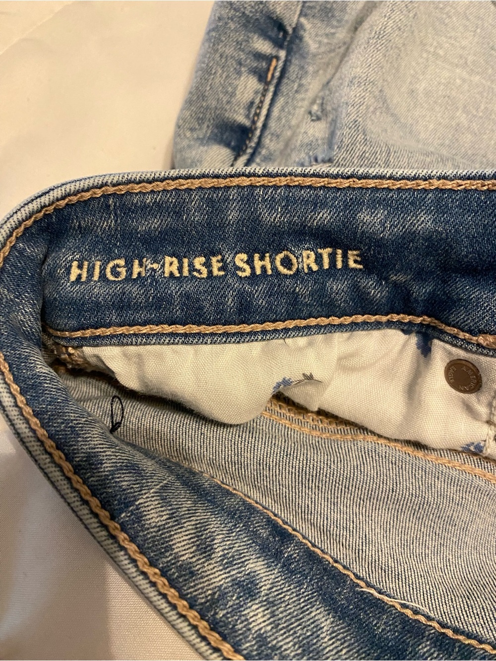 American Eagle High Rise Shortie Distressed - Picture 4 of 4